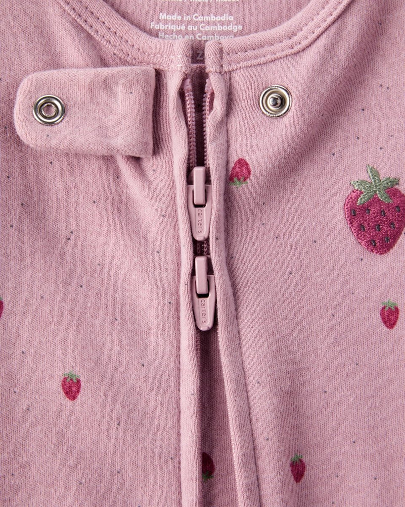 Pijama enterizo interlock rosa con estampado de fresas para bebé niña - Carter's